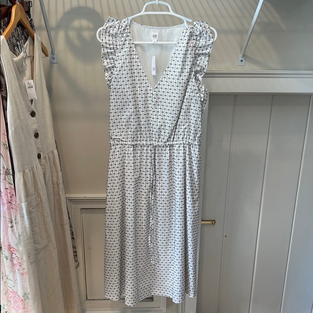 GAP White and Black Geometric Midi Dress
